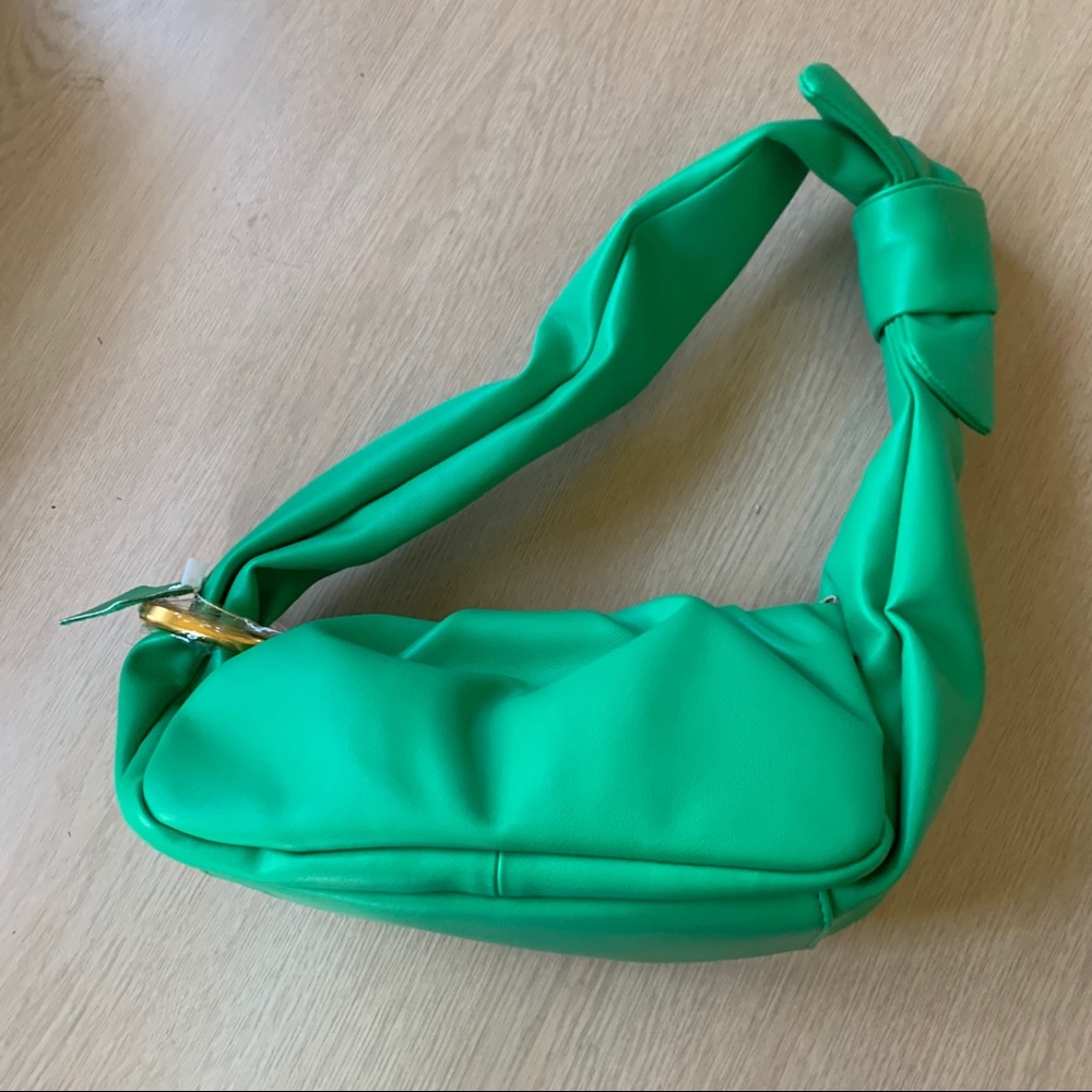 Fashion Elegant Cloud Hobo Handbag with Ruched Design